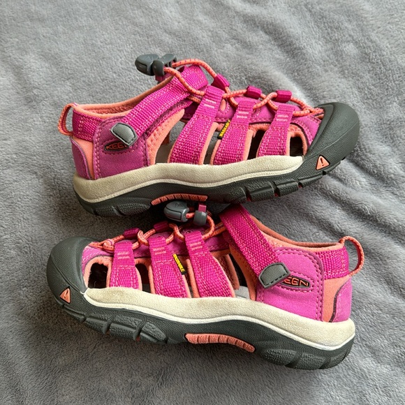 Keens Sandals - Picture 2 of 5